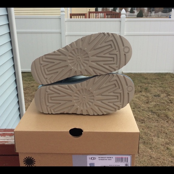 UGG BAILEY BOW II - Picture 4 of 6